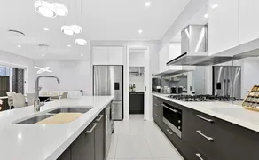 New 5 bedroom Single story house - Image 3