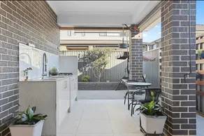 New 5 bedroom Single story house - Image 4