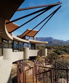 Sky-High Desert Oasis - Image 2