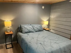 River Retreat: Cabin Getaway - Image 5