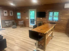 River Retreat: Cabin Getaway - Image 3