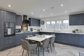 Luxury 5‑Bed Retreat w/ Hot Tub, Great Dunmow - Image 4