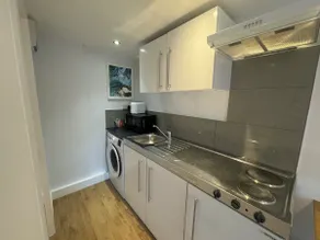 Windsor Guest House - Image 2