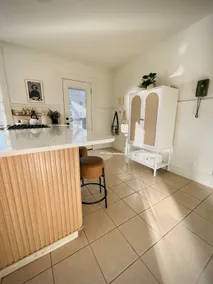 Modern comfort in the heart of Cherry Hill - Image 4