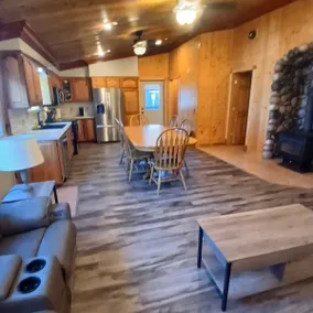 Pettit Lake Log Cabin|Hot Tub|Sleeps 12|Great View - Image 4