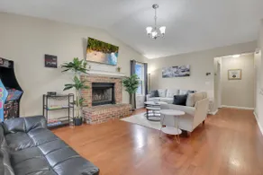 Hilliard Oasis: 3BR/2BA sleeps 9 - Image 3