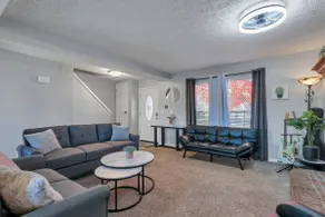 Grove City Oasis: 3BR/2 car garage/Sleeps 9 - Image 5