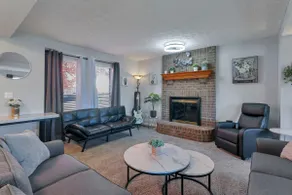 Grove City Oasis: 3BR/2 car garage/Sleeps 9 - Image 4
