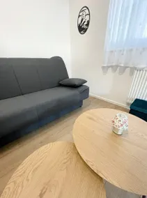 Beautiful Two Bedroom Apartment - Image 4