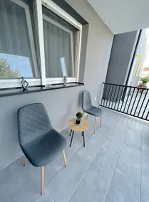 Beautiful Two Bedroom Apartment - Image 3