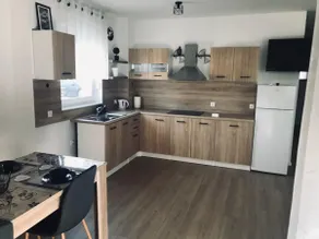 Beautiful Two Bedroom Apartment - Image 5