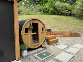 Black Barn: Pool, Firepit, Sauna, Gym, Cold Plunge - Image 2