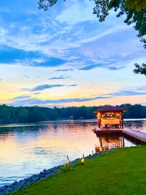 Gorgeous Lakefront Log Cabin w/Pvt Beach & Hot Tub - Image 5