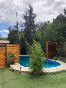 Centrally-located, pet-friendly house with pool and Wi-Fi - Image 3