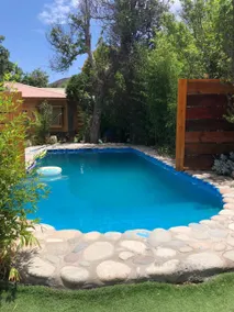 Centrally-located, pet-friendly house with pool and Wi-Fi - Image 2
