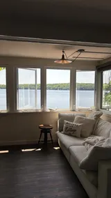 Cozy Lakefront Muskoka Cottage - Image 3