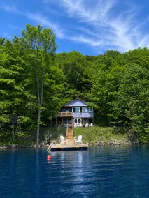 Cozy Lakefront Muskoka Cottage - Image 2