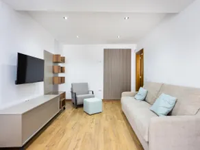 Designer Apartment with Pool - Image 3