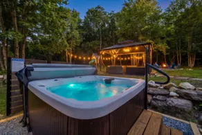 Summer Oasis Hot Tub, Huge Yard, Pool Lakes - Image 2
