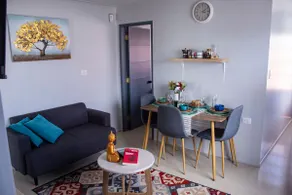 Cabin 8 minutes from downtown with parking and Wi-Fi - Image 2