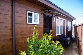 Cabin 8 minutes from downtown with parking and Wi-Fi - Image 5