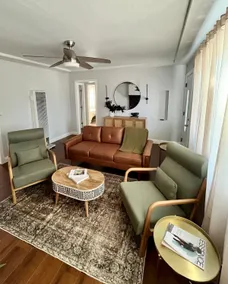 2 Bed Mid-Century Home King Mattress/Parking/Pets - Image 5