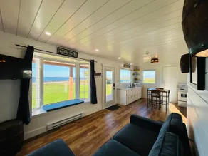 The Blue Buoy by MemoryMakerCottages with Hot-tub! - Image 3