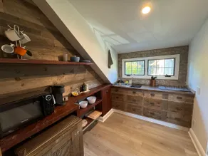 Cozy Studio Apartment - Image 4