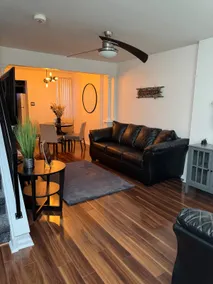 Modern Upscale Retreat - Image 5