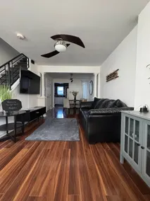 Modern Upscale Retreat - Image 4