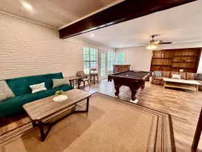 The Julienne Mansion 4/3 Luxury Home w/Pool Table! - Image 5
