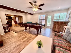 The Julienne Mansion 4/3 Luxury Home w/Pool Table! - Image 4