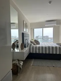 W/AC. Flawless. With Modern Lima panoramic views! - Image 4