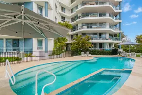 Oceanside Resort - Absolute Beachfront Apartments - Image 5