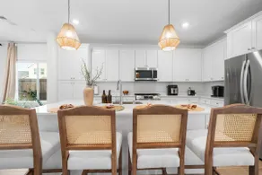 Bakersfield New NW Home – Fully Furnished & Ready - Image 4