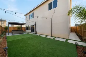 Bakersfield New NW Home – Fully Furnished & Ready - Image 2