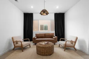 Bakersfield New NW Home – Fully Furnished & Ready - Image 3