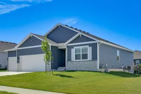 1 Mi to Golf: Quiet Waukee Home w/ Fireplace! - Image 3
