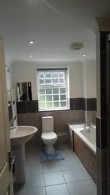 Beautiful three story town house - Image 2