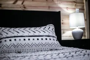 Reel Em’ INN- Cabin @ Patoka w/ King Bed & Hot Tub - Image 5