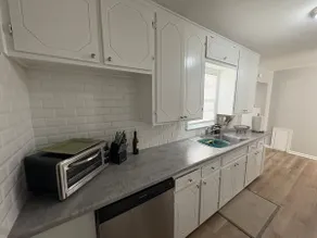 Charming 3-Bedroom Retreat in the Heart of Wichita - Image 4