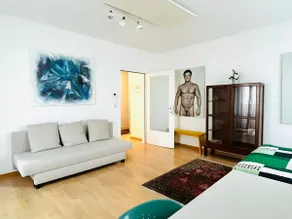 Super Central Studio Apartment - Image 2