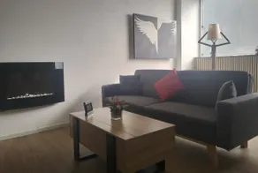 Downtown apartment-jacuzzi-breakfast-videogames - Image 2