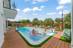 Lux Resort • Near Pool_Spa_Gym | Hard Rock Stadium - Image 2