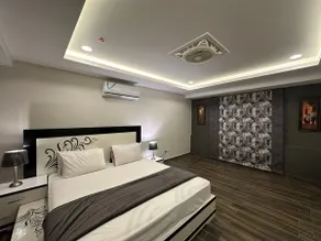 Styl Forest-View Loft with Priv Terrace Prime Loc - Image 4
