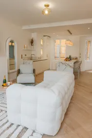 Stunning 116sqm Designer Apt • Old Port - Image 5