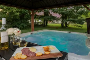 Bourbon Trail! Tavern*Hot Tub * EV Charger - Image 2