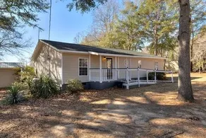Nanny’s Lake Retreat - Image 2