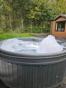 Oak Tree Lodge with Hot Tub near Alton Towers - Image 5