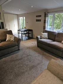Oak Tree Lodge with Hot Tub near Alton Towers - Image 4